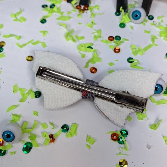 Halloween Dark Roses Batwing Clip On Hair Bow - Picture 2 of 2